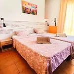 Sol A Sol Hostel *